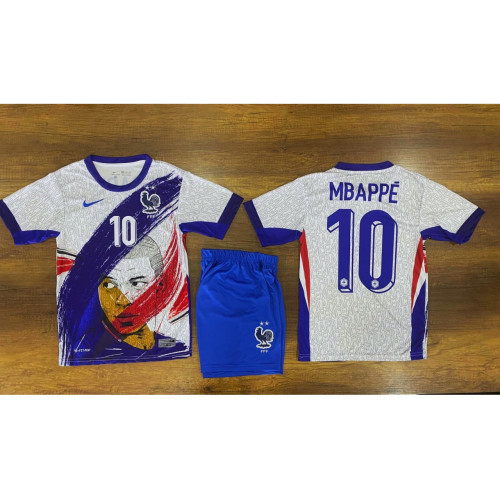 8302 Детски футболен комплект France MBAPPE 10